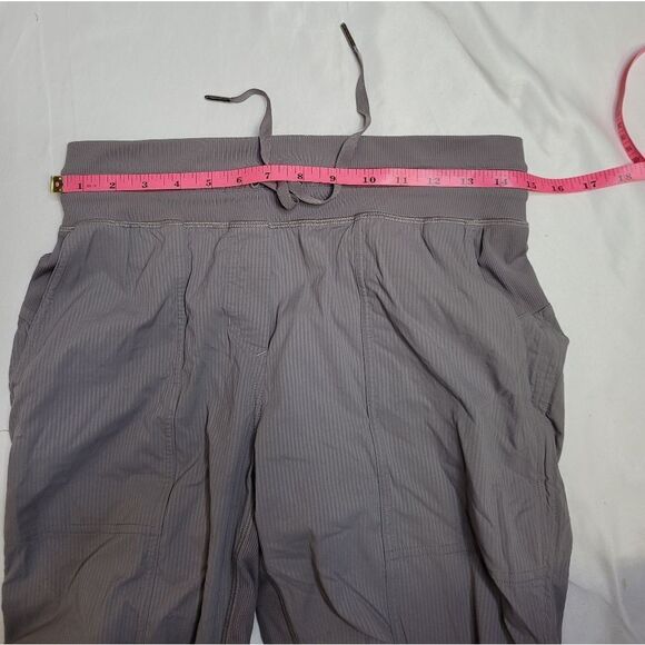 LULULEMON titanium gray dance studio adjustable cuff crop pant 4‎ - Picture 12 of 13